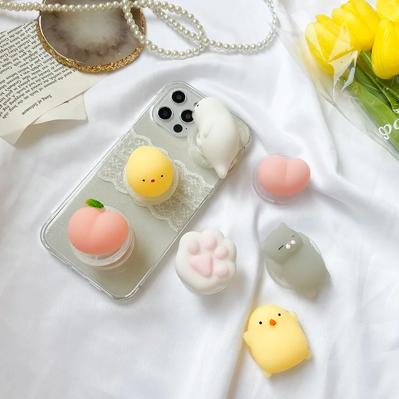 Phone Accessories Vending Machine - Cute Pinch Le Mobile Grip-tok Phone